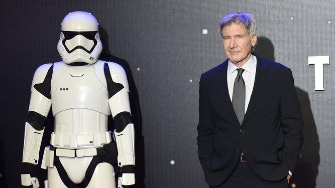 Harrison Ford tiene 75 años.