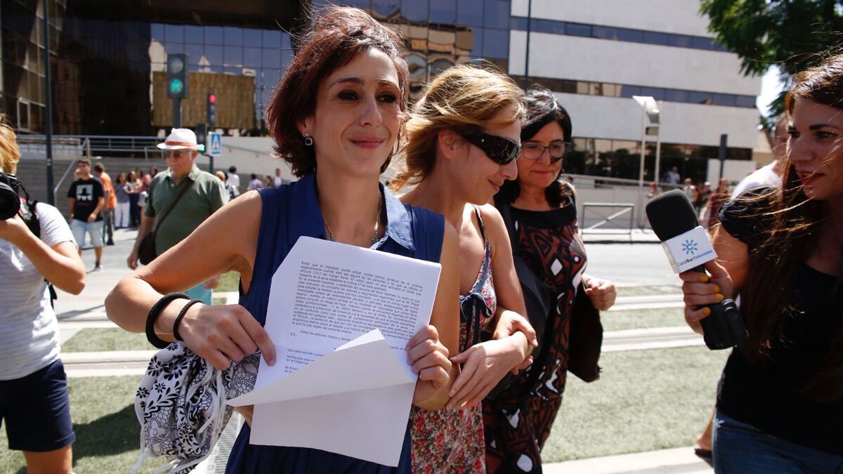 El juez deja en libertad provisional a Juana Rivas