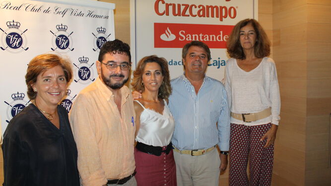 Celia Ollero, Pepe Monforte, Rocío Álvarez-Campana, Emilio Valero y Reyes Pacheco, antes de la conferencia.