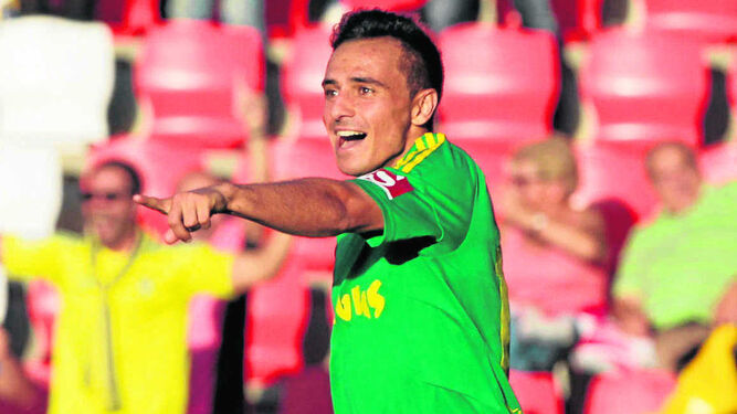 Álvaro García celebra el gol de la victoria del Cádiz en Lugo la pasada temporada.