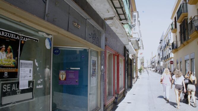 Algunos  de los locales vacíos en la zona centro de la ciudad, en concreto en la calle Ganado.