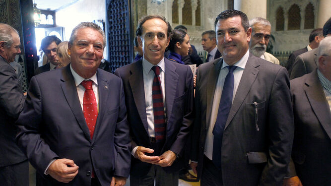 l Jesús Alfaro, Ignacio del Río y el delegado del Estado en la Zona Franca de Cádiz, Alfonso Pozuelo.