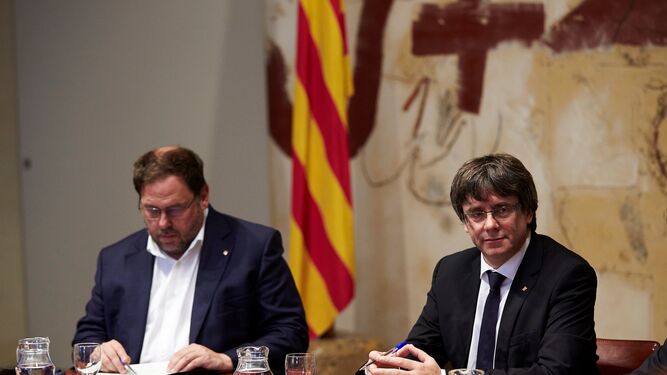 Junqueras y Puigdemont, en la reunión semanas del 'Govern'.