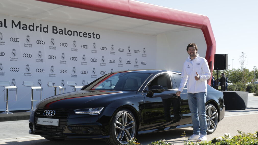Audi entrega los nuevos modelos a la plantilla del Real Madrid Baloncesto