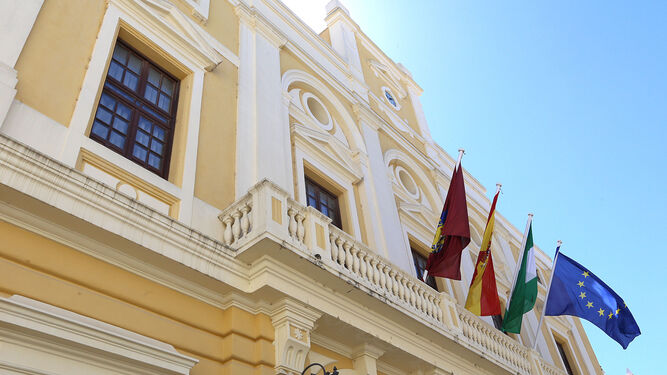 Vista de la fachada de la Casa Consistorial de Chiclana.
