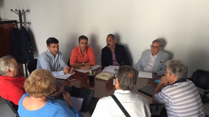 Una imagen de la reciente reunión de responsables de Urbanismo con la ARG San Antonio.