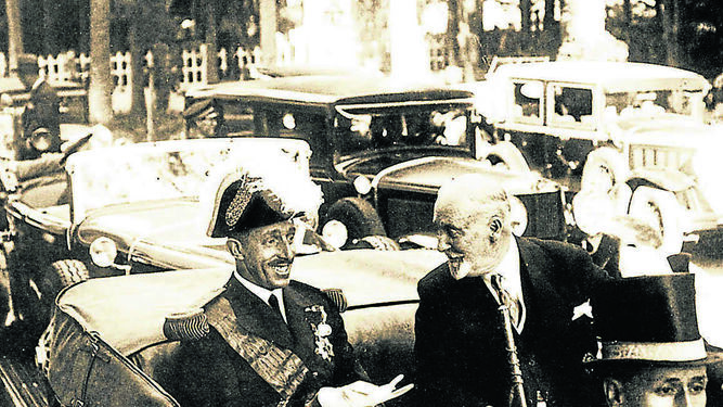 Ramón de Carranza y Alfonso XIII durante una visita del Rey a Cádiz.