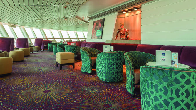 360 Bar & Lounge del crucero.