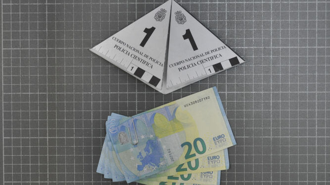 Imagen de los billetes de 20 euros intervenidos.