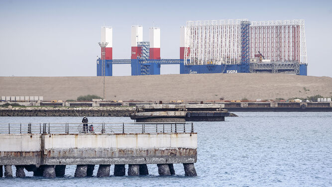 Una imagen reciente del terreno en el que se ubicará la nueva terminal de contenedores del puerto de Cádiz.