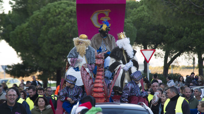 Los Reyes Magos de Oriente anticipan su visita a la barriada del Río San Pedro
