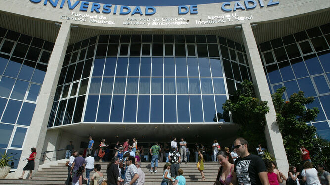 Entrada de la Facultad de Ciencias del Mar, en el Campus de Puerto Real.