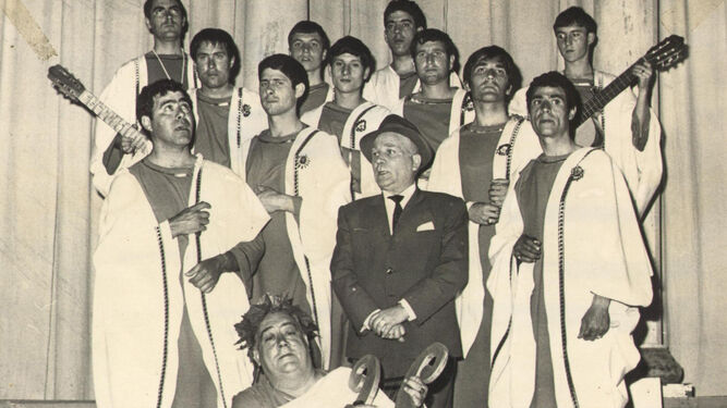 'Los senadores romanos', comparsa de Paco Alba. A&ntilde;os gloriosos de 'El Brujo'. Esta vez fue primer premio de 1968. Bajo el autor,  el popular Pepe 'El Sopa'.