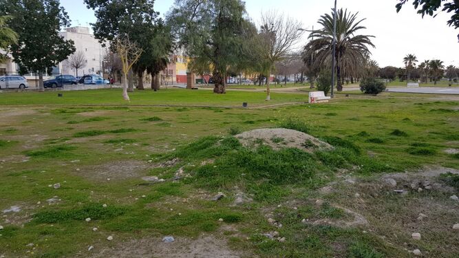 Foto denuncia del estado actual del parque difundida por el PP.