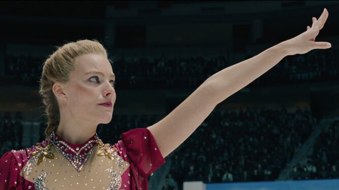 Margot Robbie en la película 'Yo, Tonya', que relata la rivalidad con Nancy Kerrigan en los Juegos celebrados en Noruega.