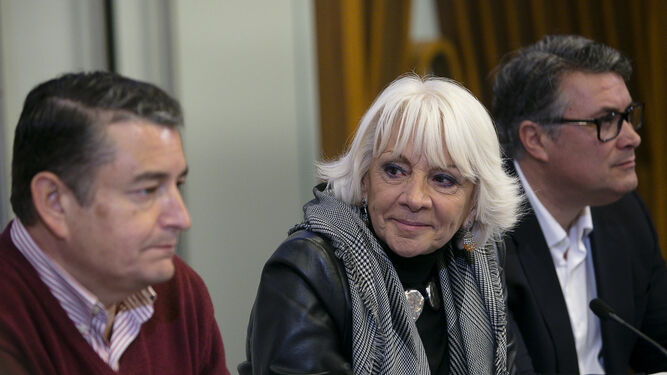 Teófila Martínez sonríe durante la rueda de prensa en la que anunció que no sería la candidata a las elecciones municipales de 2019.