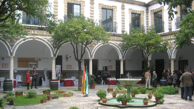 Una imagen del claustro de IES Santo Domingo.