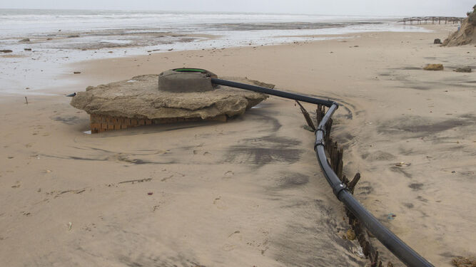 Imagen que pone de manifiesto la pérdida de arena que ha sufrido la playa de Camposoto