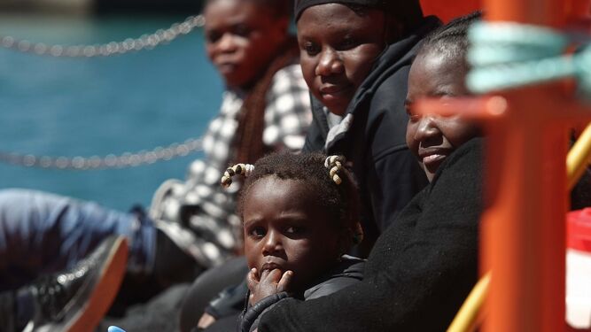 103 inmigrantes rescatados en el Estrecho