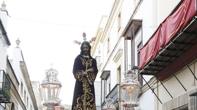 Nuestro Padre Jesús Cautivo, avanzando por la calle Palacios.