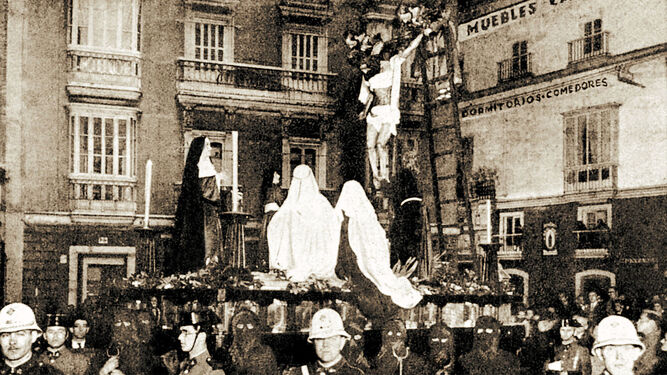 1943 hace 75 añosProcesión Magna en la tarde del Viernes Santo