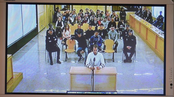 Monitor de la sala de prensa de la AN que retransmite el juicio del caso Alsasua.