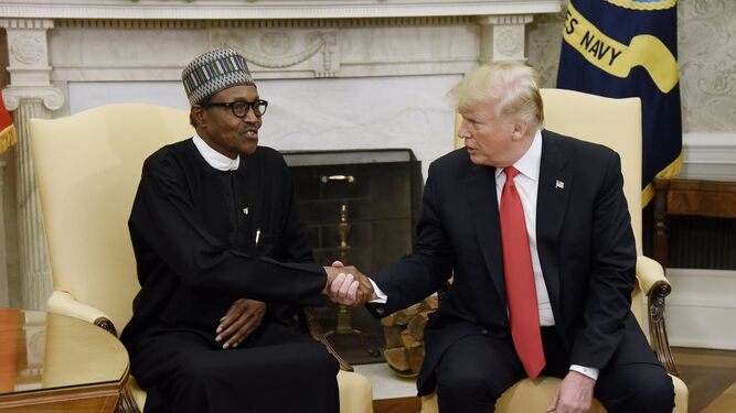 El presidente de Nigeria, Muhammadu Buhari, y Trump, ayer en Washington.
