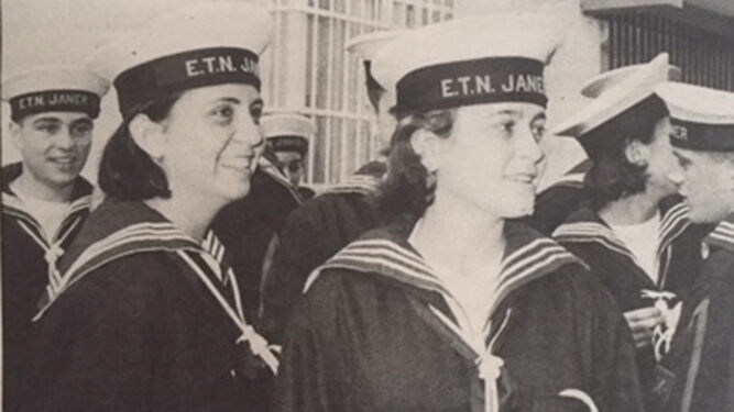 1993 hace 25 añosLas primeras cinco marineras de la Armada Española
