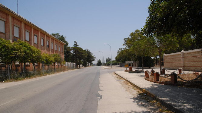 Carretera principal de la población San Carlos, en una imagen de archivo