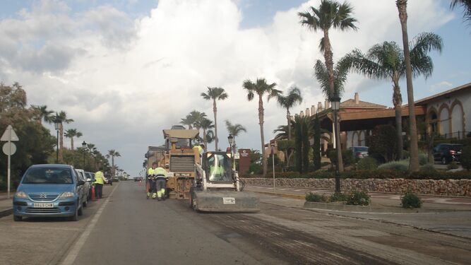 Trabajos de reparación de la carretera de la Loma del Puerco.