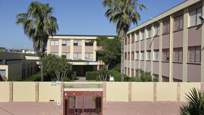 Una imagen del Instituto de Educación Secundaria Fuerte de Cortadura, que se encuentra a la entrada de Cádiz.