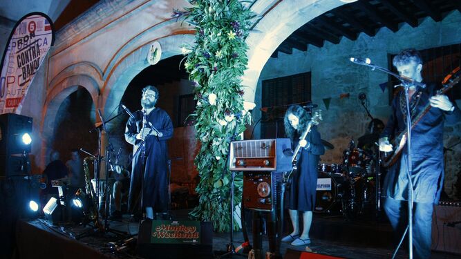 El grupo Mohama Saz durante el concierto del viernes en el Castillo de San Marcos.