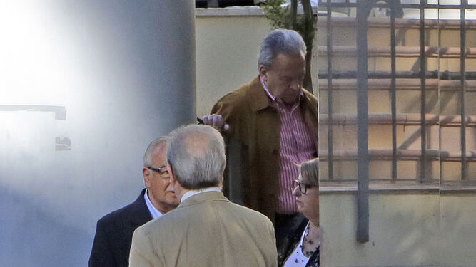 Pacheco y Luis Cruz, momentos antes de acceder a la sede de la Sección Octava de la Audiencia en días pasados.