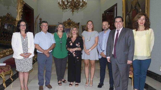 Irene García con los representantes de las organizaciones empresariales