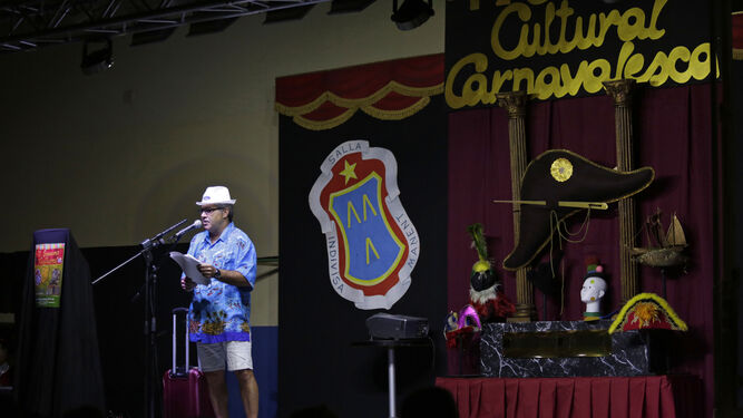 Antonio Rivas, ataviado de guiri, pregonó el pasado lunes la XLI Semana Cultural y Carnaval de La Salle-Viña.
