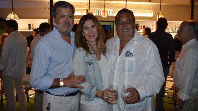 Ignacio Merello, Nati Mora y Chiqui Pastoriza, disfrutando del festejo