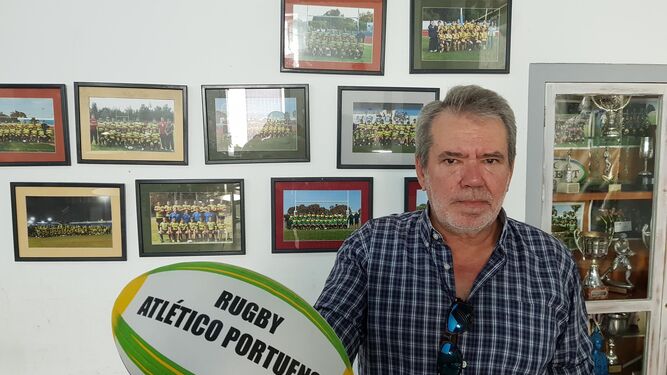 Juan Luis Caballero Sánchez, también conocido como Wilo, en la sede del Club de Rugby Atlético Portuense.