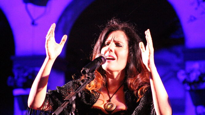 La artista Diana Navarro fue una de las artistas invitadas de la final de la XLIII edición del Concurso de Cante por Peteneras.