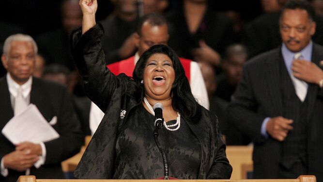 La 'Reina del Soul' cantando en el funeral de Rosa Parks en 2005