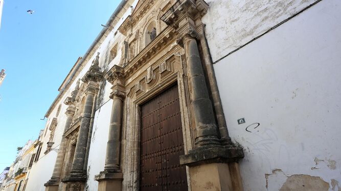 Fachada del Convento de las Concepcionistas, en la calle Nevería, donde saldrá y se recogerá la procesión.