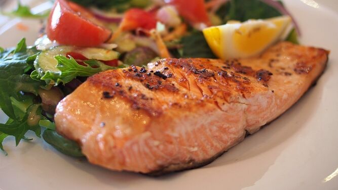 El salmón es uno de los pescados que contiene una gran cantidad de calcio.