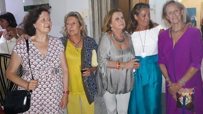 Isa Vela-Barca, Miriam Porres, Aida Vela-Barca, Begoña Rodríguez Unzurrunzaga y Carmen López de Carrizosa.