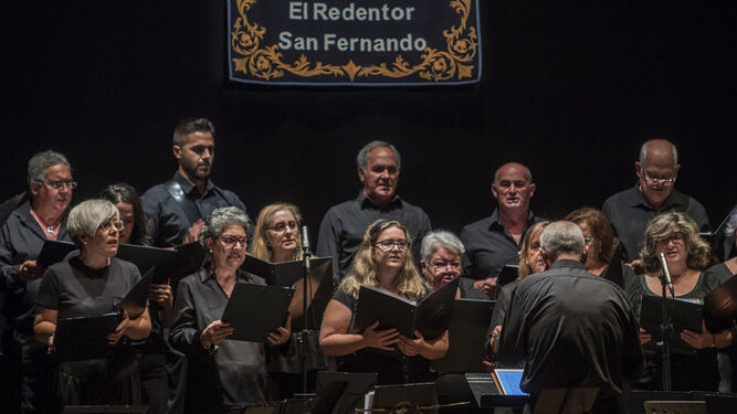 Concierto conmemorativo del aniversario de los belenistas, con la coral Logar de la Puente y la orquesta de la asociación cultural San José.