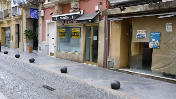 Estado actual que presenta la calle Larga, donde actualmente han cerrado muchos establecimientos.