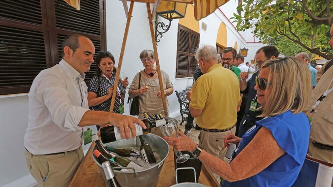 El programa del encuentro ha incluido degustaciones de vinos andaluces y otras actividades.