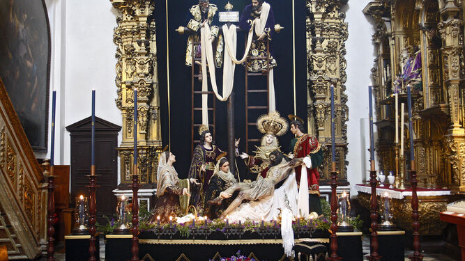 Las imágenes de Descendimiento, durante unos cultos en San Lorenzo.