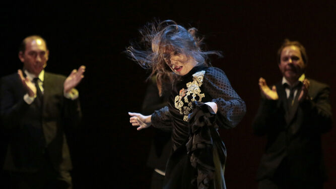 Nazaret Reyes en el espectáculo ‘Gitanas’ que se presentó anoche en el Teatro de la Maestranza.