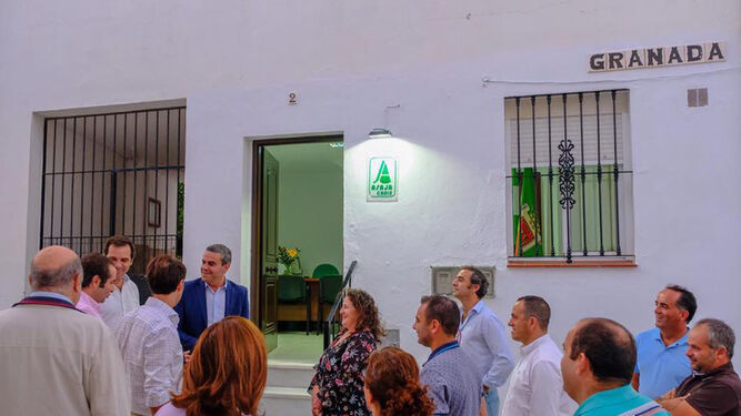 La nueva sede vejeriega de Asaja ha quedado abierta en un local de la calle Granada.