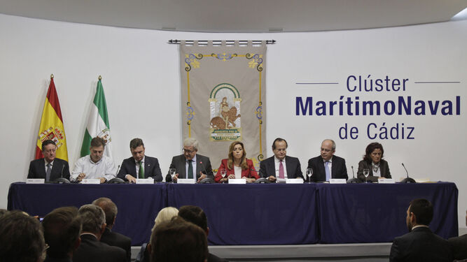 Imagen del acto oficial de firma de constitución del Clúster Naval de Cádiz, en diciembre de 2014.