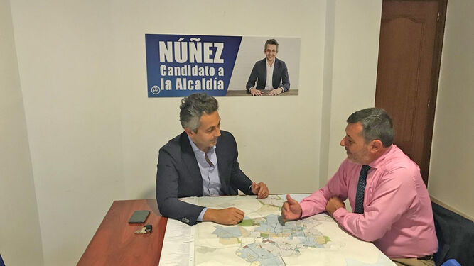 Encuentro entre el diputado nacional Alfonso Candón y el alcaldable de Chiclana, Andrés Núñez.